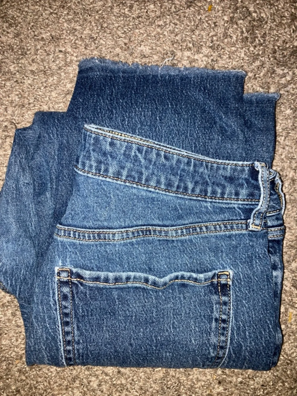 Old Navy Women's High-Rise Cropped Button Fly Jeans - Dark Blue Wash 12 - Picture 4 of 4